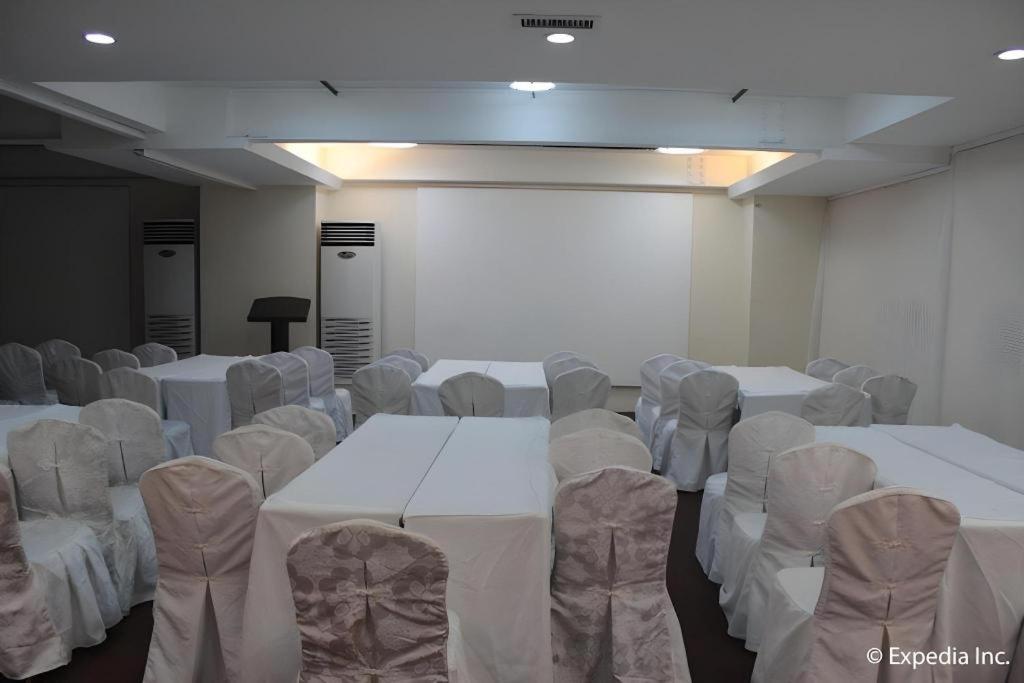 Subic Bay Venezia Hotel Olongapo Exterior photo