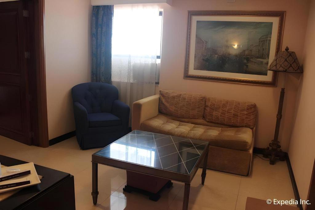 Subic Bay Venezia Hotel Olongapo Exterior photo
