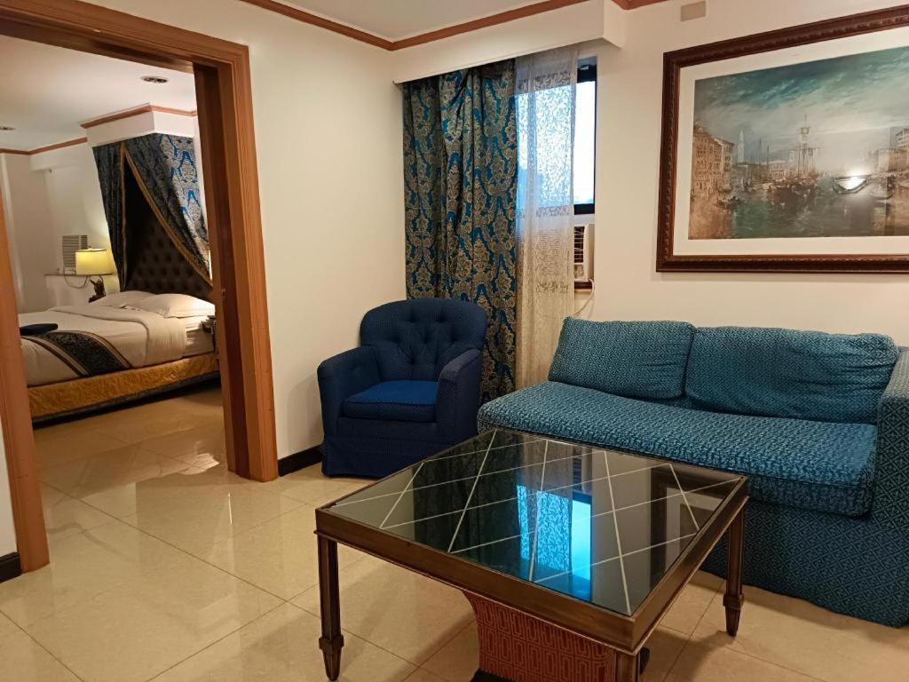 Subic Bay Venezia Hotel Olongapo Exterior photo
