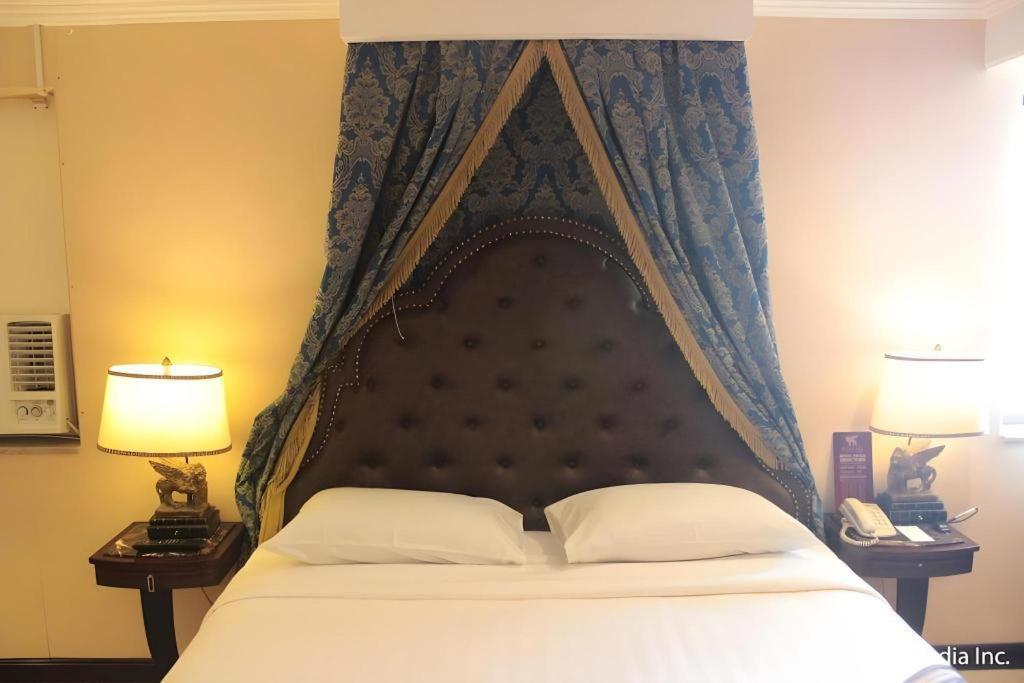 Subic Bay Venezia Hotel Olongapo Exterior photo