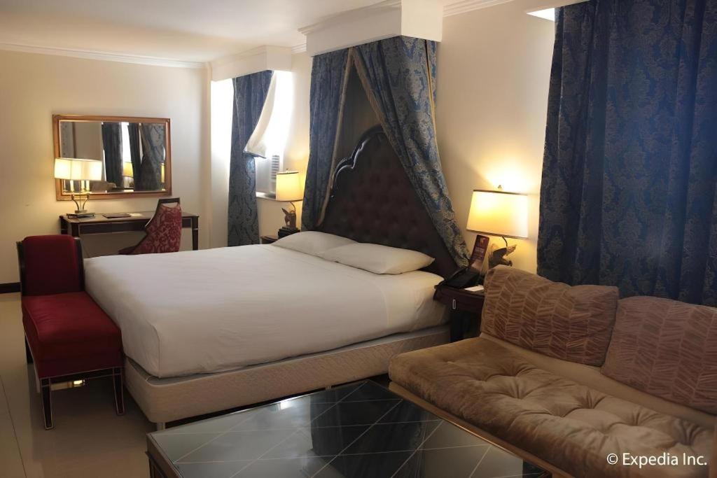 Subic Bay Venezia Hotel Olongapo Exterior photo