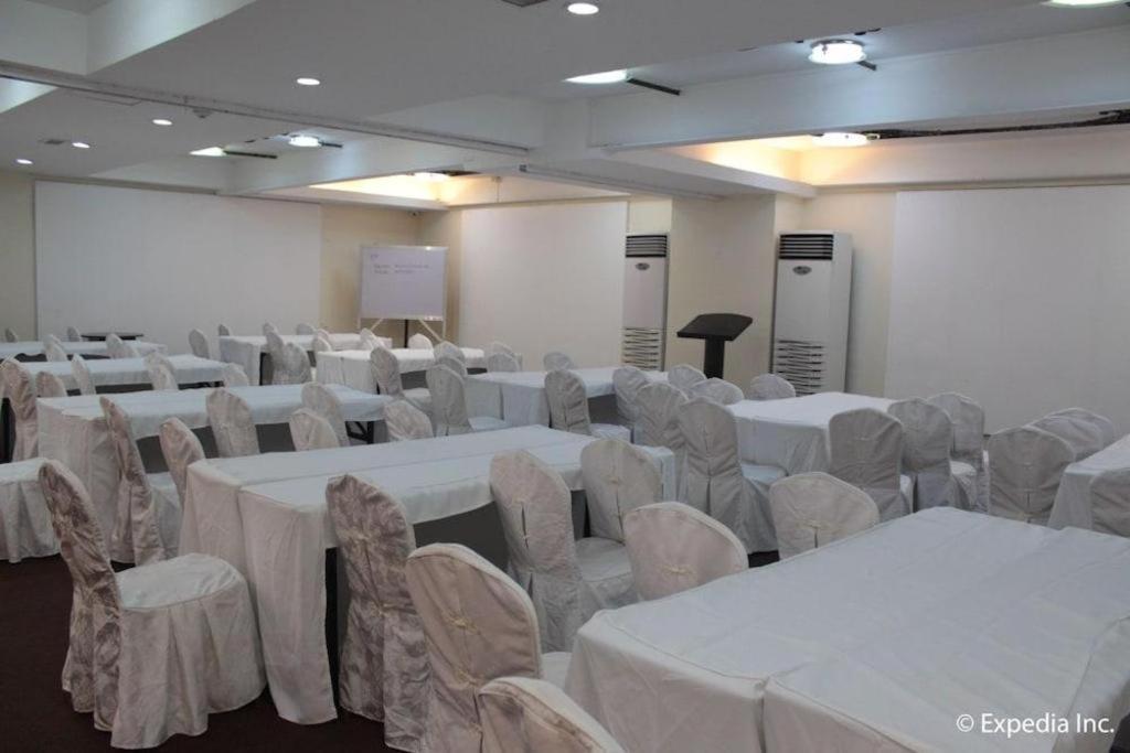 Subic Bay Venezia Hotel Olongapo Exterior photo
